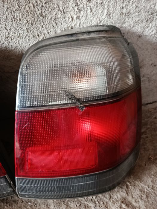 Срочно продам заднии фары