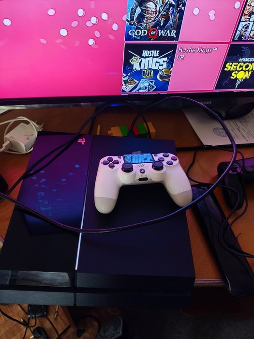 PlayStation 4 очень много игр прошитая