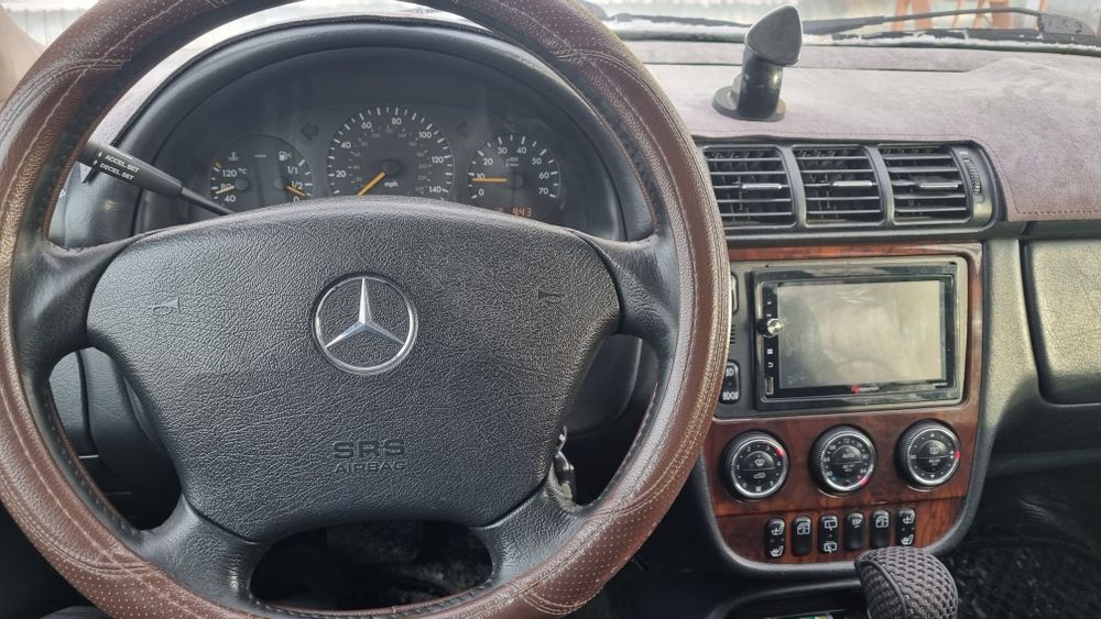 Продам машину mersedes ml 350