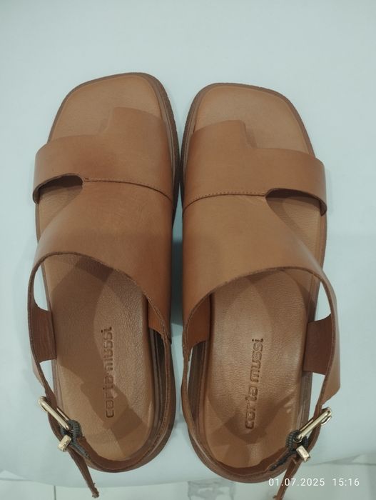 Продам босоножки