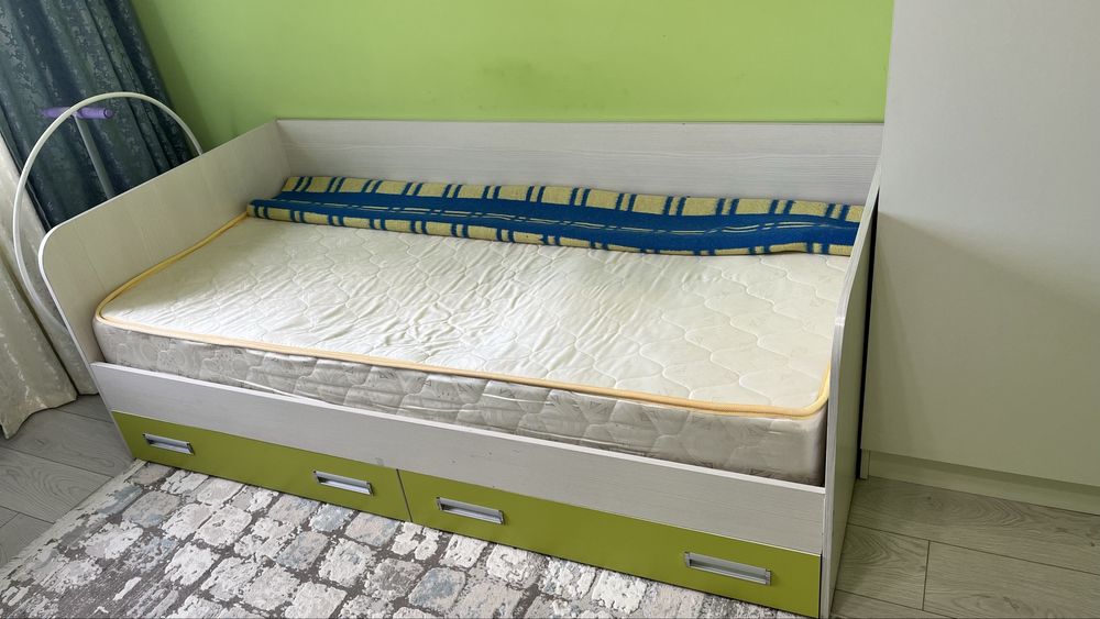 Кровать подростковая с матрасом