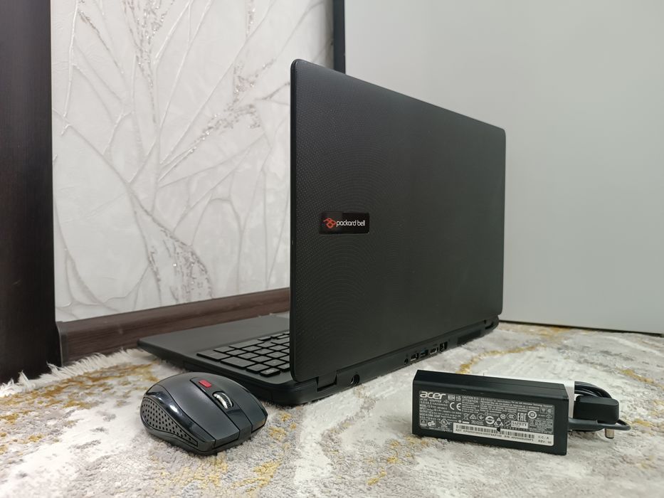 НОУТБУК Acer, мышка и сумка.