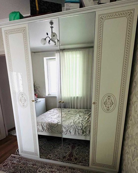 Спальный гарнитур