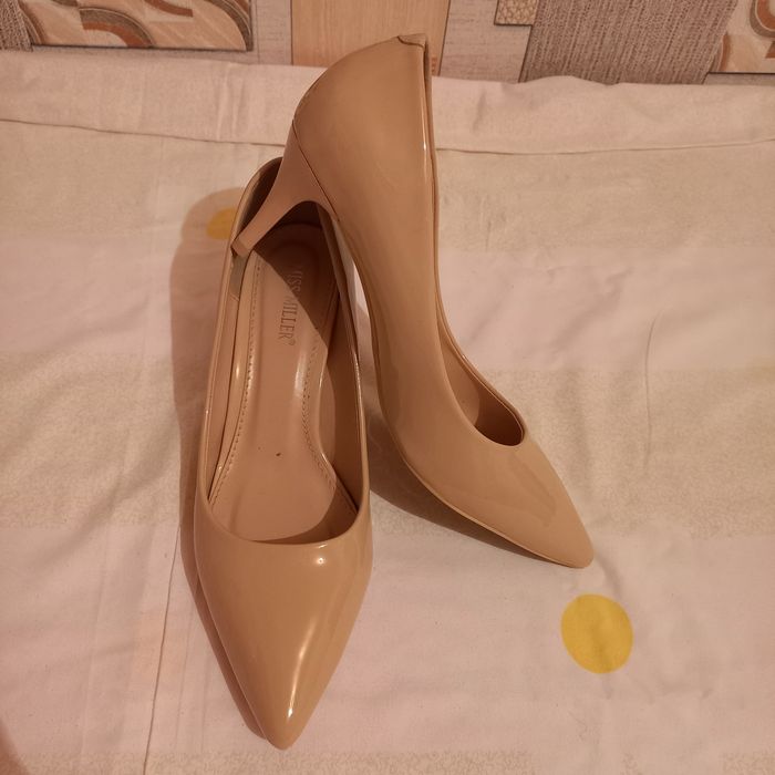 Продаются туфли 39 размер