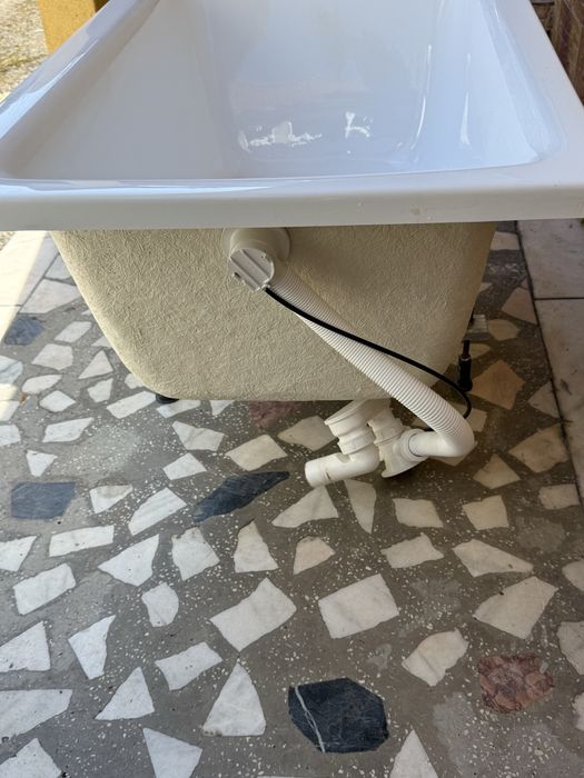 Pachet complet cada acril Besco Talia 110x70 - Masca Frontala, Masca Laterala, Cadru Metalic, Sifon Evacuare Automat si Cada de Baie