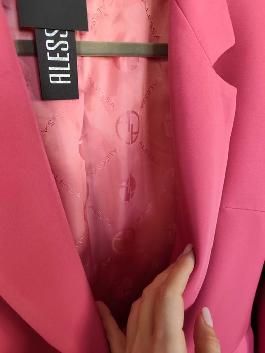 Alessa нов блейзър циклама