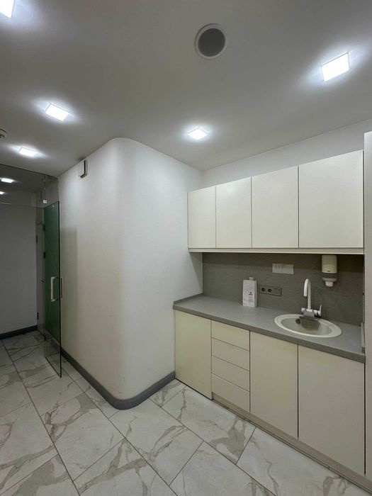 Аренда офиса в центре 145м2 - 8 комнат, ул. Мирабад, ор-р:Госпитальный