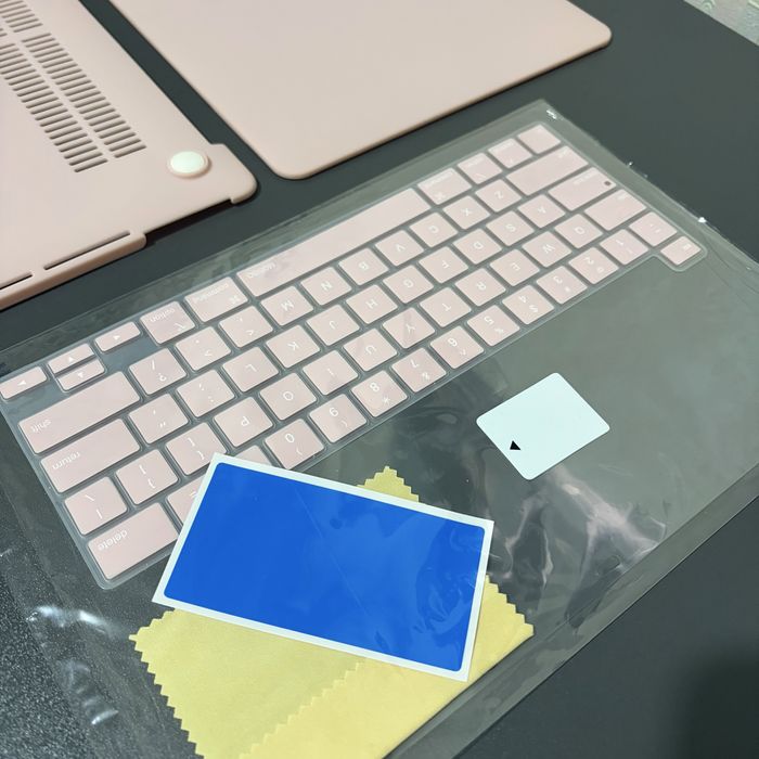 Macbook Pro M2 Кейс + Пленка + Наклейки на клавиатуру для