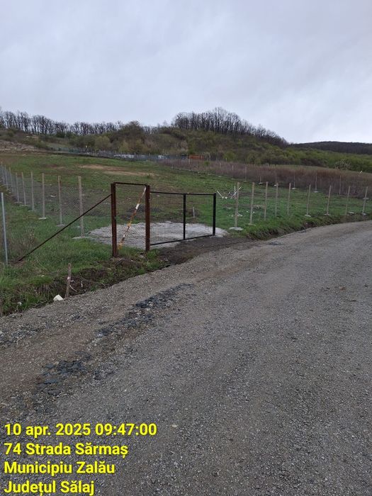 Vând teren pe strada Sărmaș