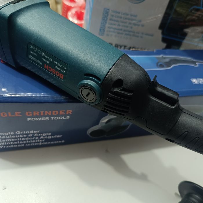 Болгарка Bosch" 1000вт