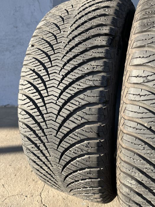 2 бр. всесезонни гуми 205/55/16 GoodYear 7 mm DOT 4717