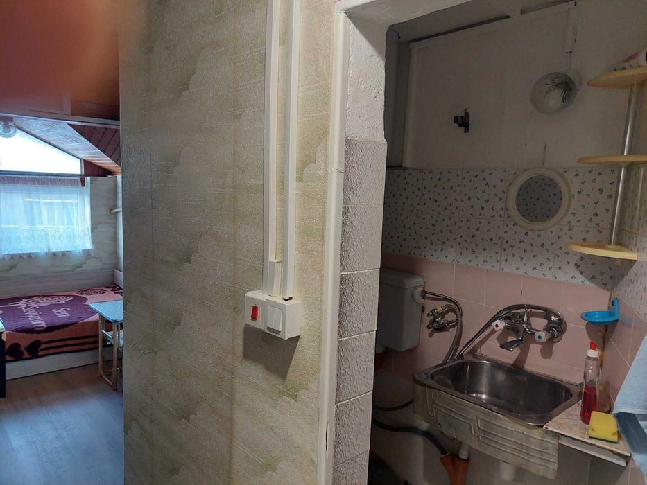 Дава се под наем Ателие в Русе, Център - 18 кв.м за 91.8 € - Снимка #4