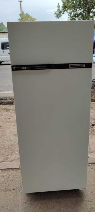 Продается холодильник Снежинка