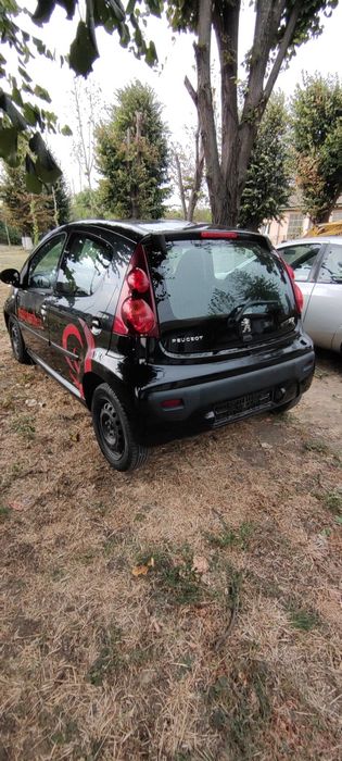 Dezmembrez Peugeot 107