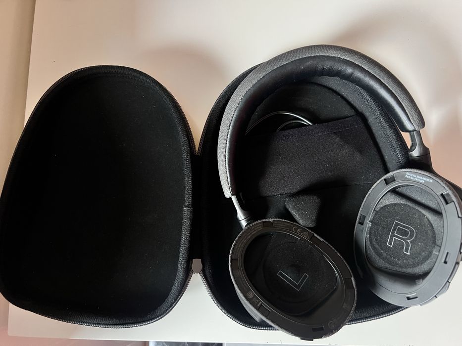 Căști Bowers & Wilkins PX7 cu anulare a zgomotului