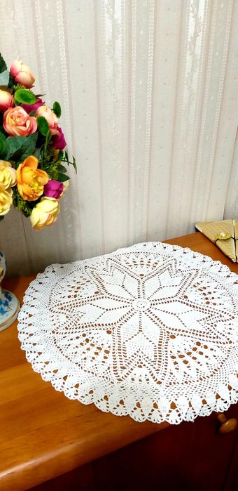 Вязаная салфетка