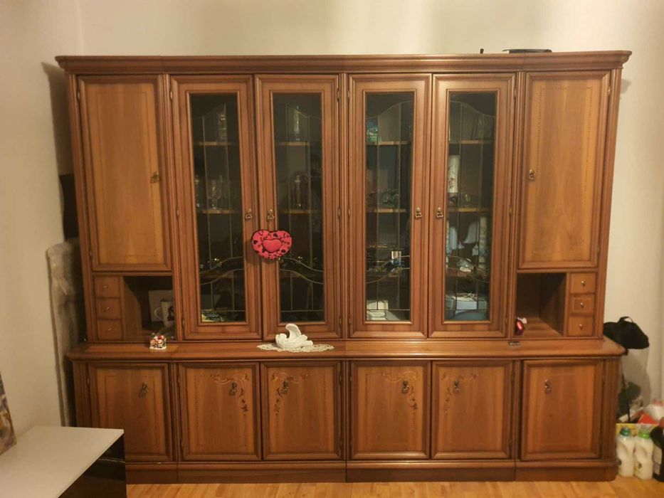 Mobila din lemn masiv