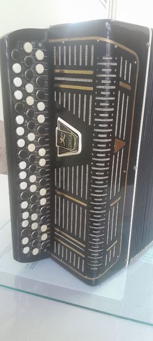 Баян,, соната,, сотилади