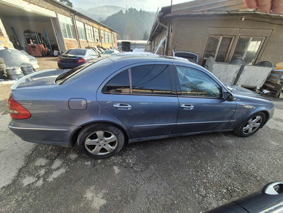 Mercedes W211 E270CDI 177кс Elegance седан автоматик НА ЧАСТИ!