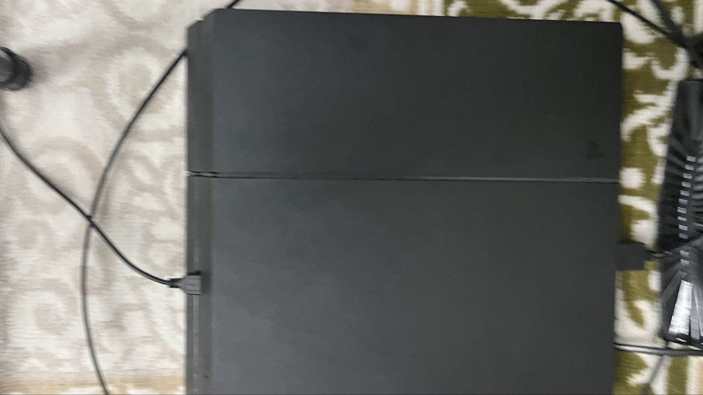 Продаю PlayStation 4 Fat 500 мб