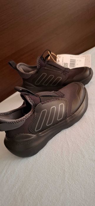 Маратонки adidas 28