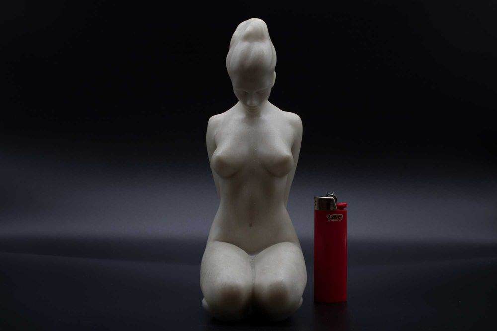 Ръчно изработена мраморна скулптура „Елиана“ – гола женска фигура