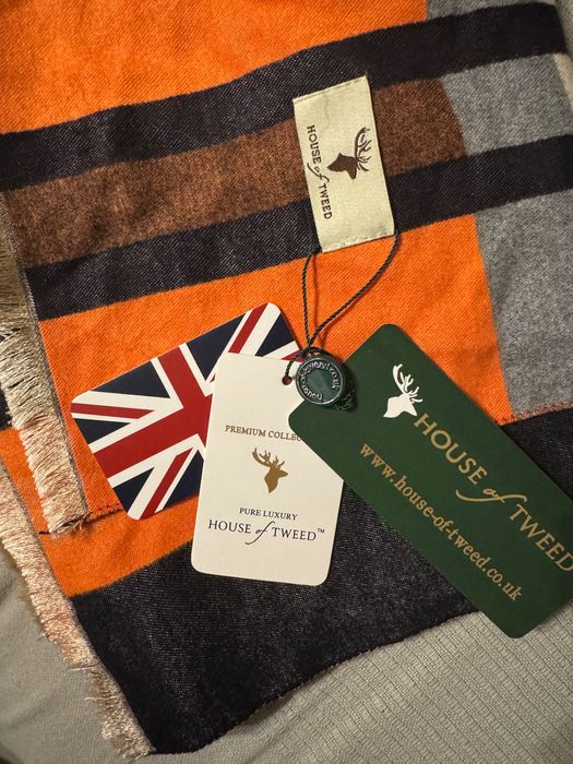 Оранжево черен шал