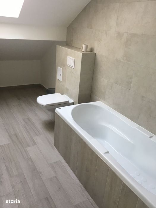 Proprietar, inchiriez apartament cu 3 camere in suprafata de 101 mp