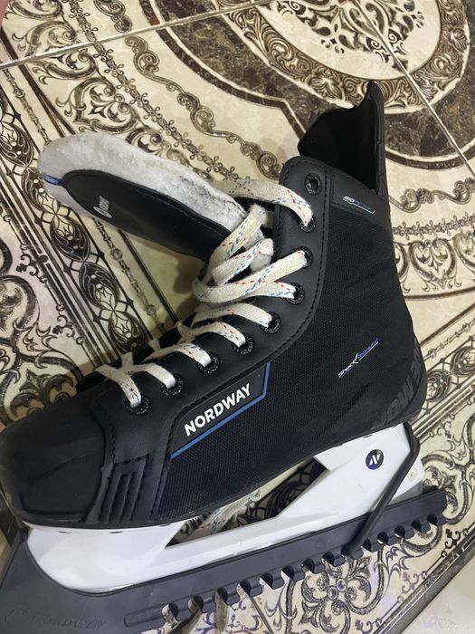 Продам коньки размер 40