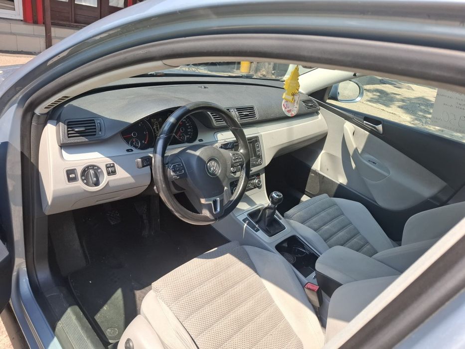 VOLKSWAGEN Passat 2010 — imagine 4