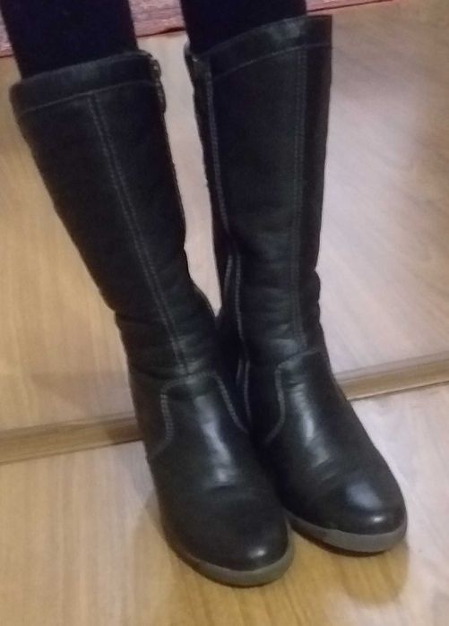 Продаются зимние кожаные сапоги37 размер