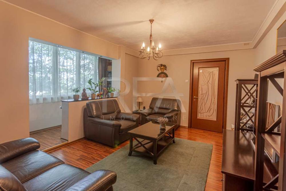 PROPRIETAR vand apartament 3 camere 4/4 sector 4