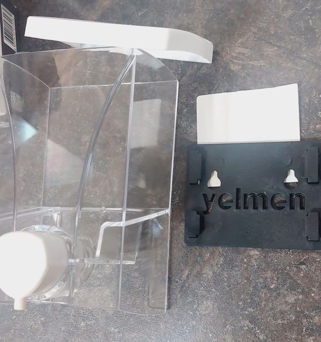 Дозатор за течен сапун за стена