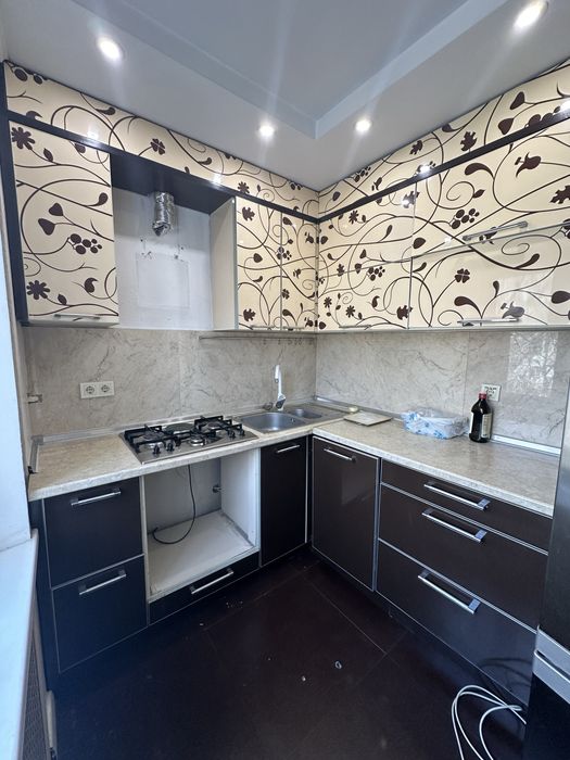 Продам холодильник !электролюкс! Самовыаоз