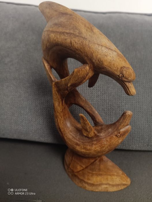 Индонезийска -дървена статуетка два делфина скулптура