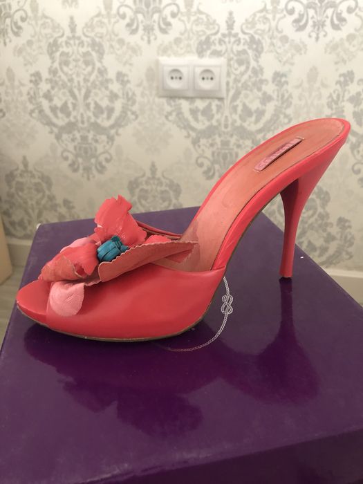 Продам женскую обувь