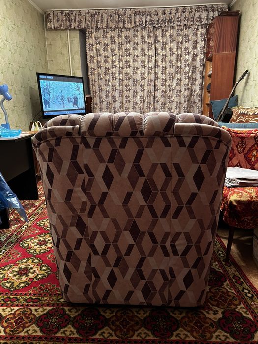 Продам диван и кресло