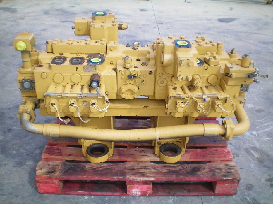 Distribuitor principal CATERPILLAR 385B 174-1843 Piese de schimb