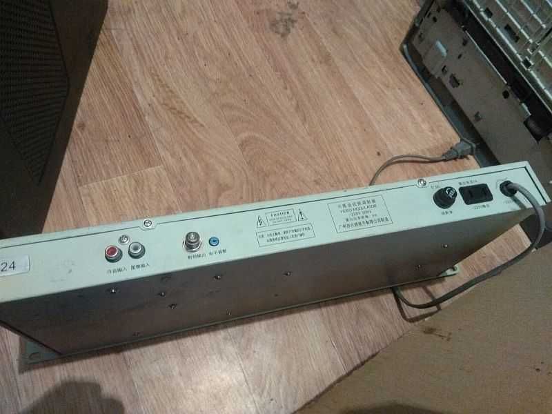 Продам видеомодулятор "VS-M2000". Б/у. В рабочем состоянии.