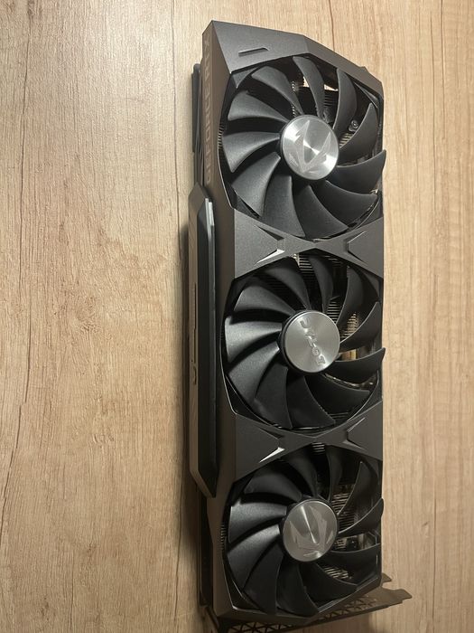 RTX 3080 Zotac.