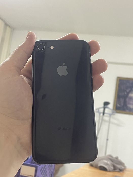 айфон 7  продам.