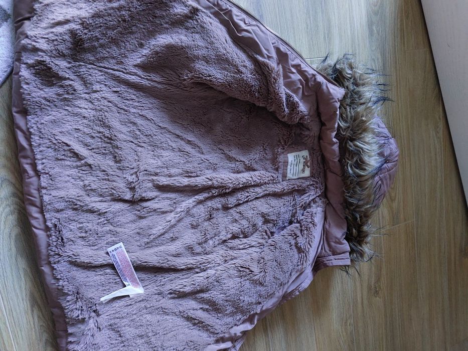 Куртки зимние для девочек 4000тг.