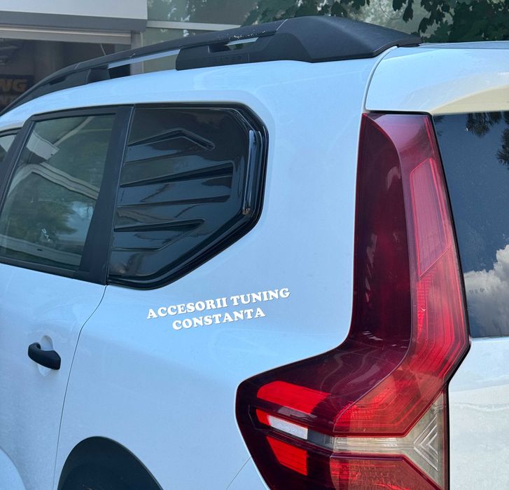 Ornament - Protectie Geam Dacia Jogger Negru Lucios