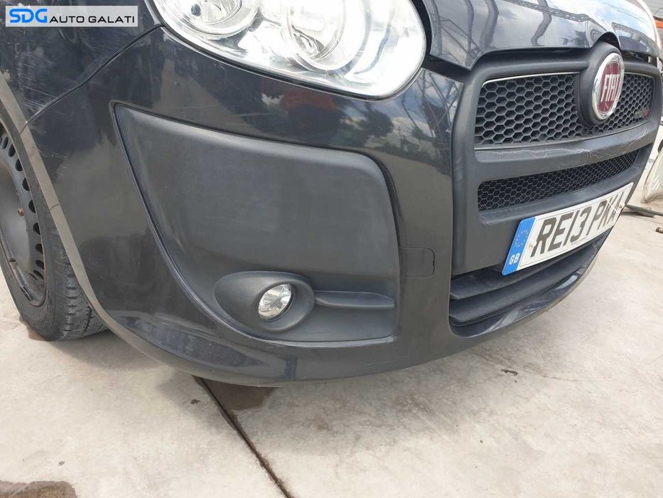 Bara Spoiler Fata Completa cu Grila Emblema si Proiectoare Fiat Doblo 2 2009 - 2015 Culoare Negru [Q4783]