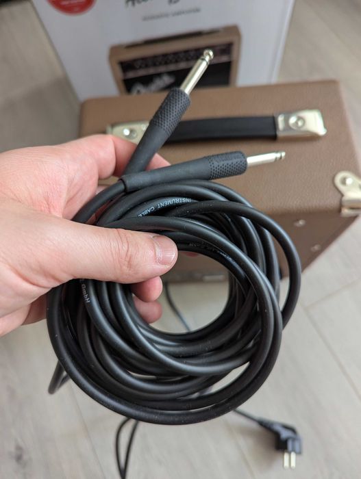 Fender Acoustasonic 15 усилвател за акустична китара  с електроника