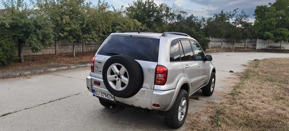 Toyota RAV4 (2004-facelift) | 2.0 Benzina | 4x4 | Cutie Automată