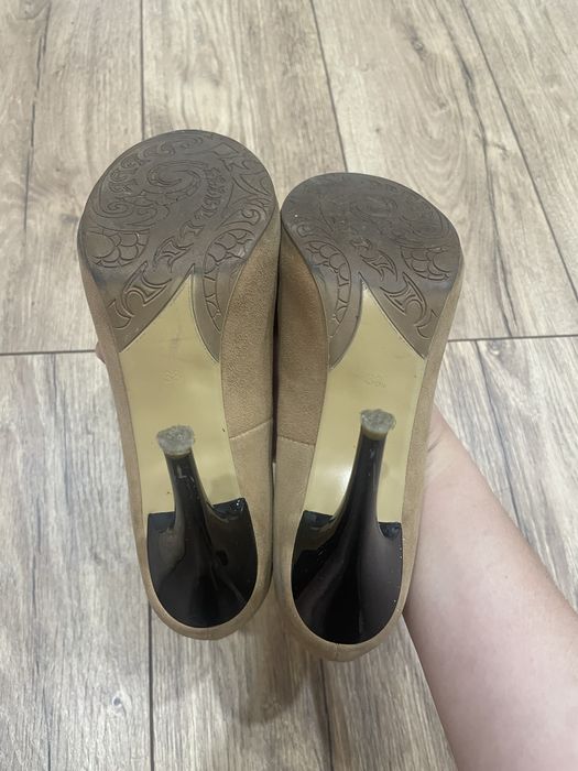 Продам женскую обувь