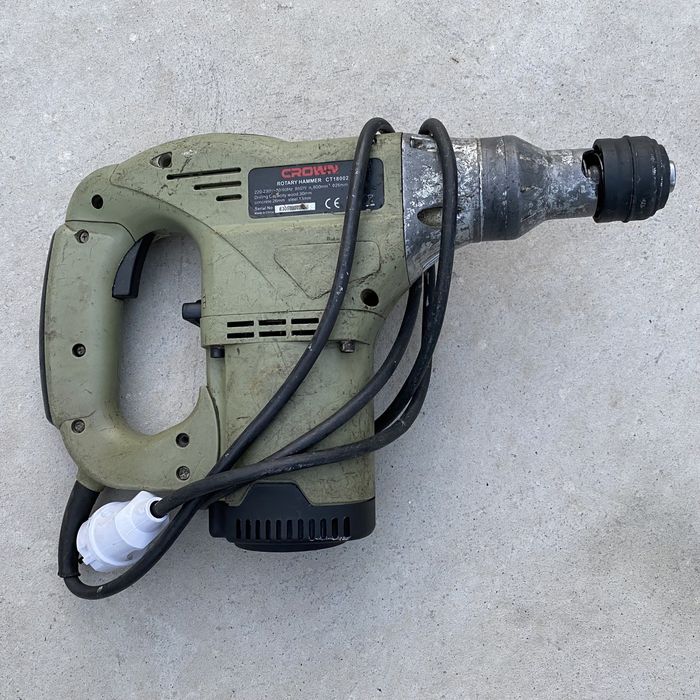 CROWN 850W перфоратор продам