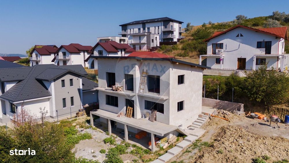 VIlă la Cheie de vânzare, 5 camere, în Iași zona Mănăstirea Bucium