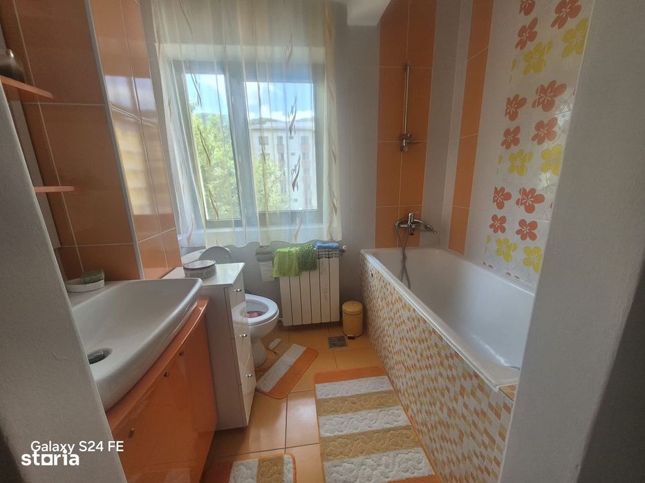 Apartament modern cu 3 camere de închiriat – Zona Mihai Eminescu
